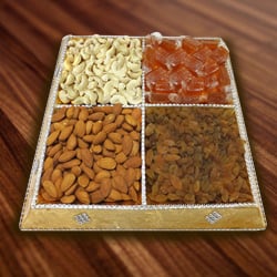 Enticing Gift of Assorted Dry Fruits