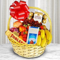 Delightful Basket of Fresh Fruits N Chocolates